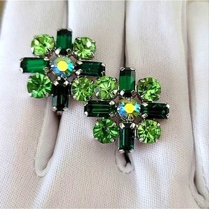 Earrings Silver Tone Green Crystal Clip On Earrings #0086
